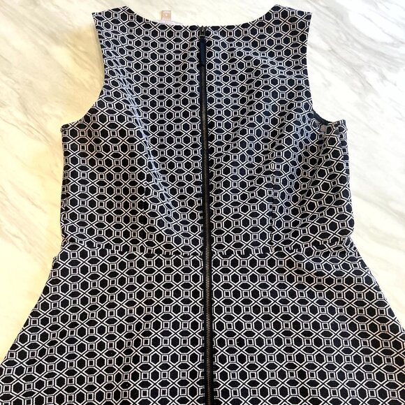 Banana Republic Woman's Peplum Top with Full Back Zipper - Spring '23 - - Picture 6 of 14